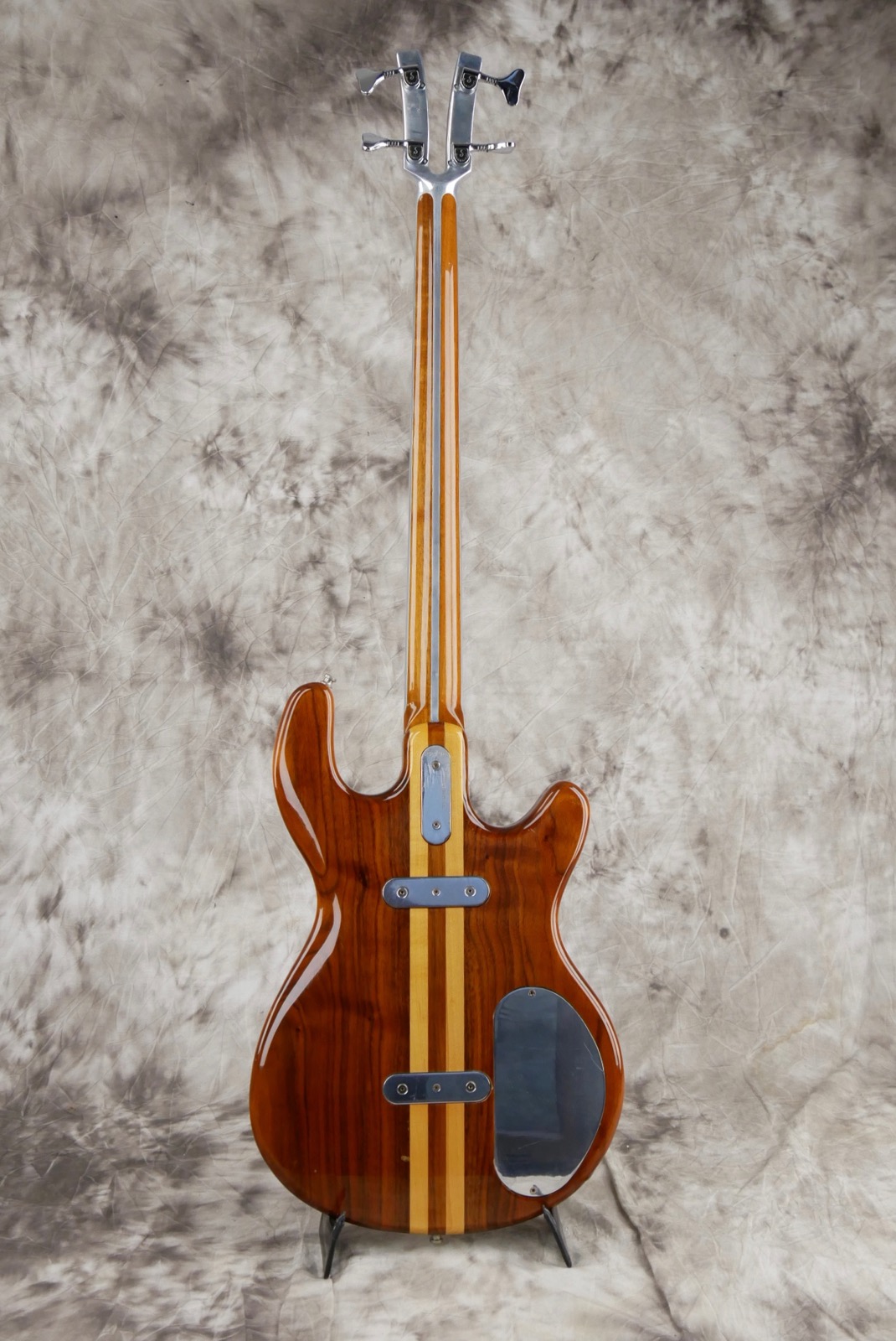 Kramer_Bass_450_B_walnut_left_hand - 02.jpg